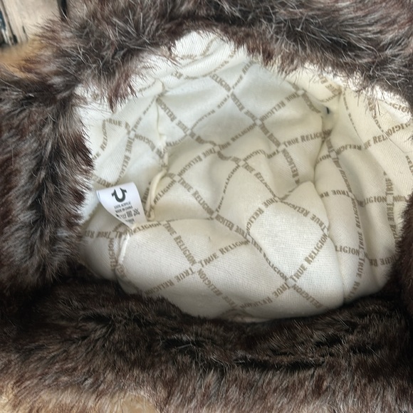 True Religion Trapper Hat Dark Blue Denim Faux Fur Horseshoe Pockets NWT - Picture 4 of 8